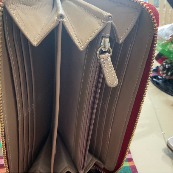 Coach Wallet as is condition - Picture 3 of 13